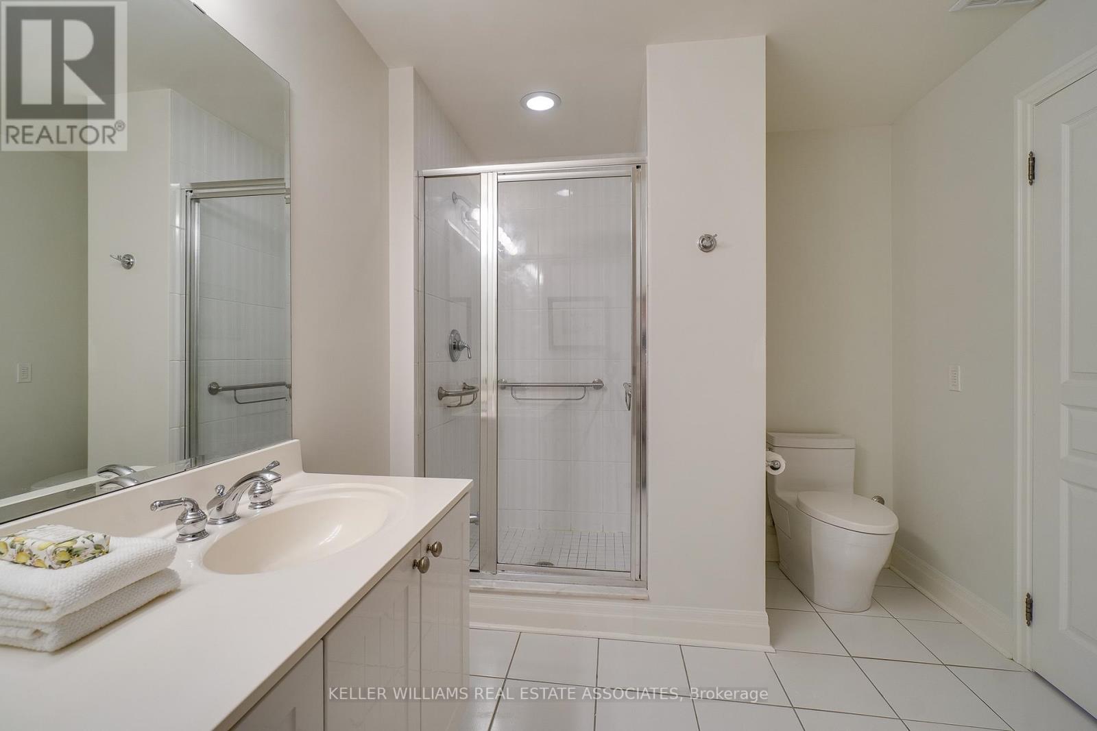 #511 -65 PORT ST E, #511
