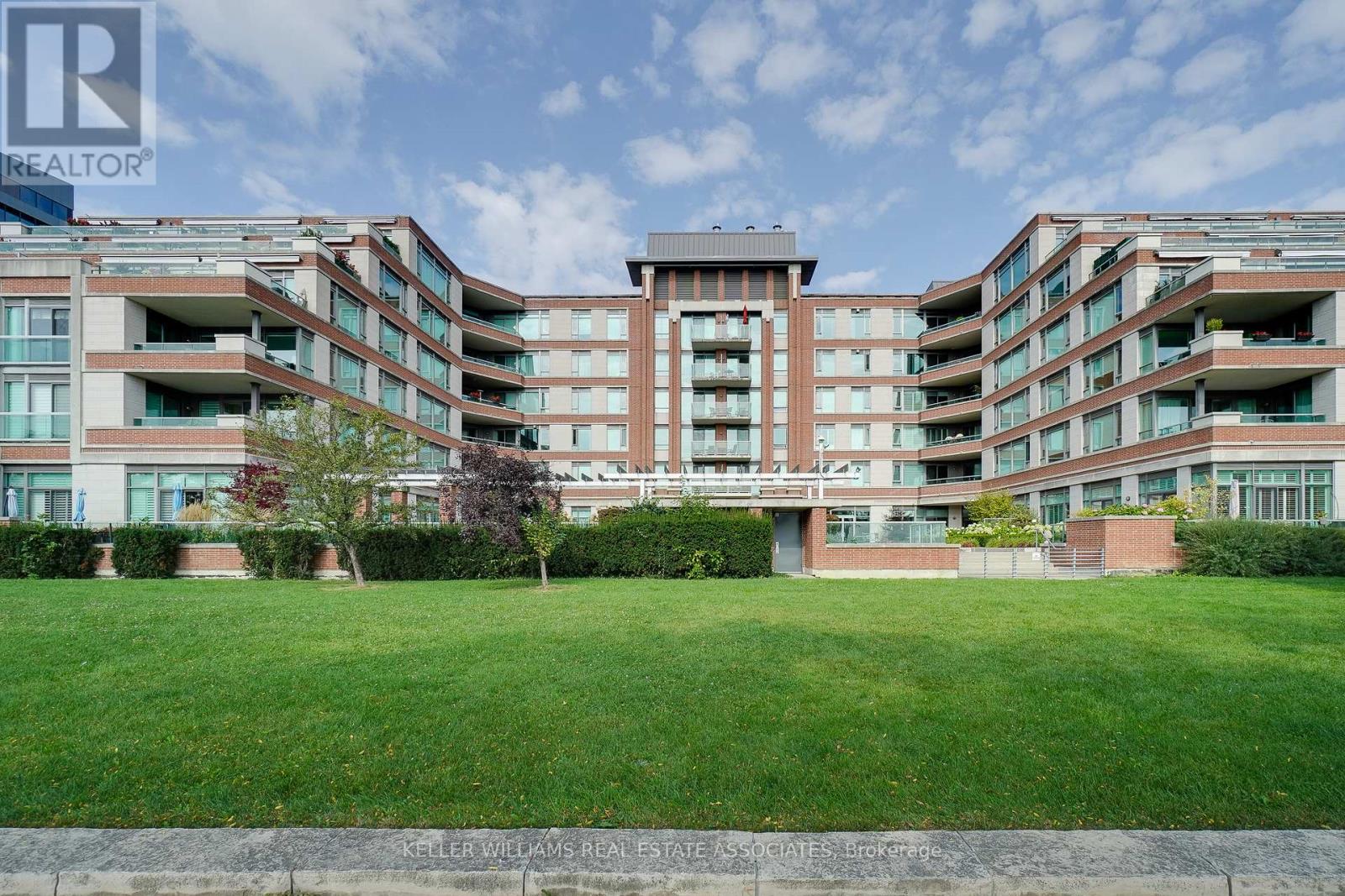 #511 -65 PORT ST E, #511