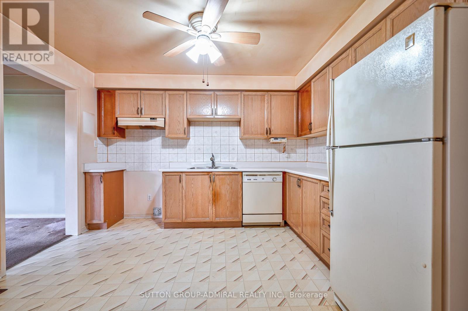 #44 -83 WICKSTEAD CRT, #44