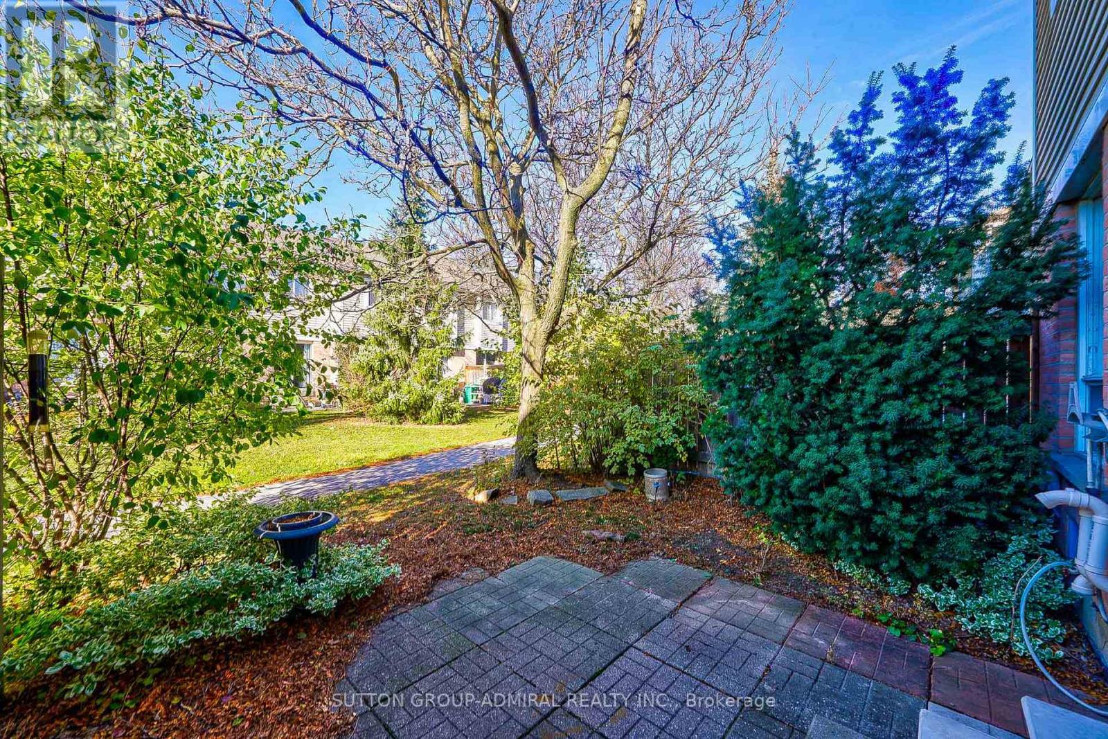 #44 -83 WICKSTEAD CRT, #44
