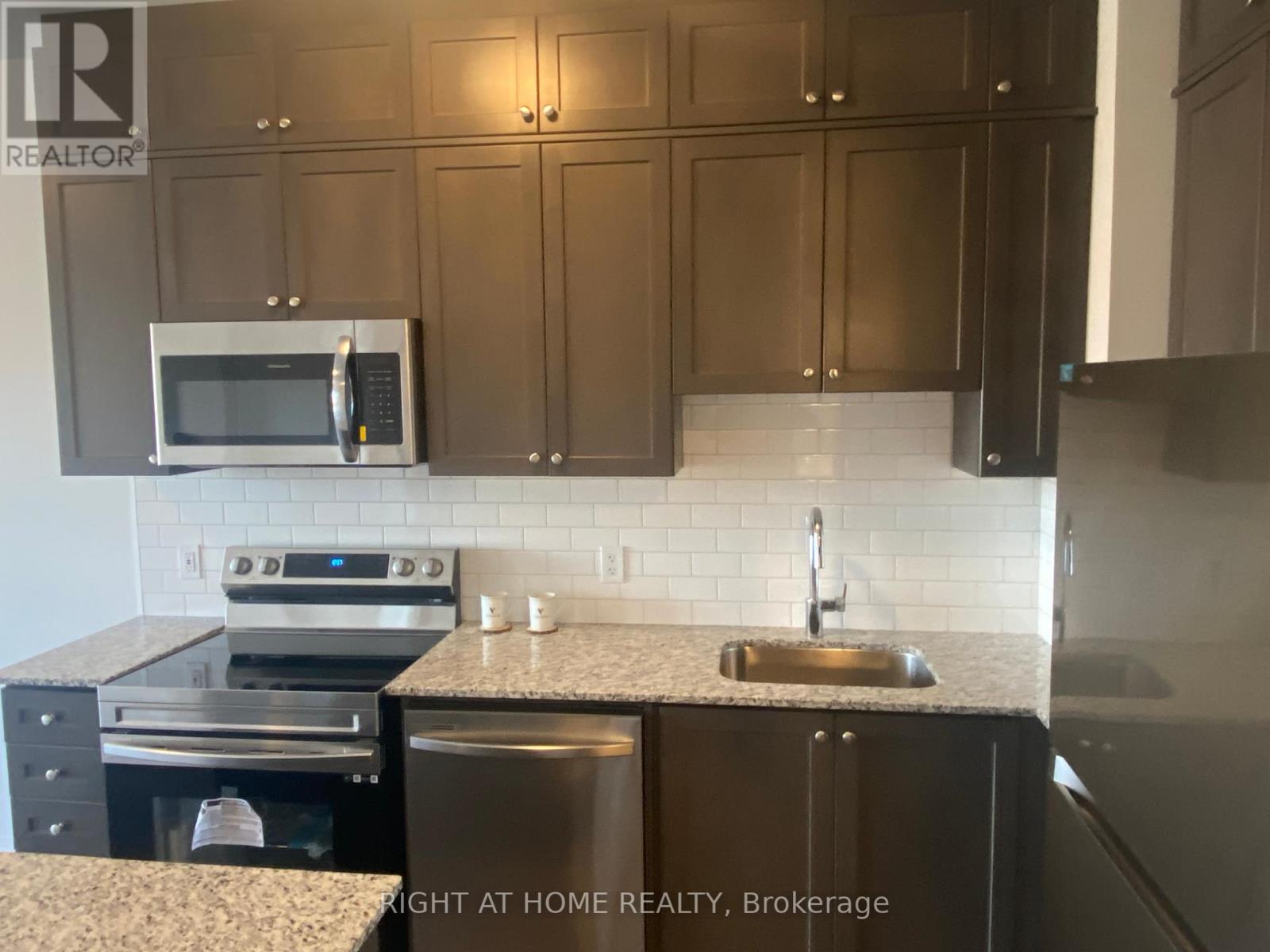 #203 -3265 CARDING MILL TR, #203