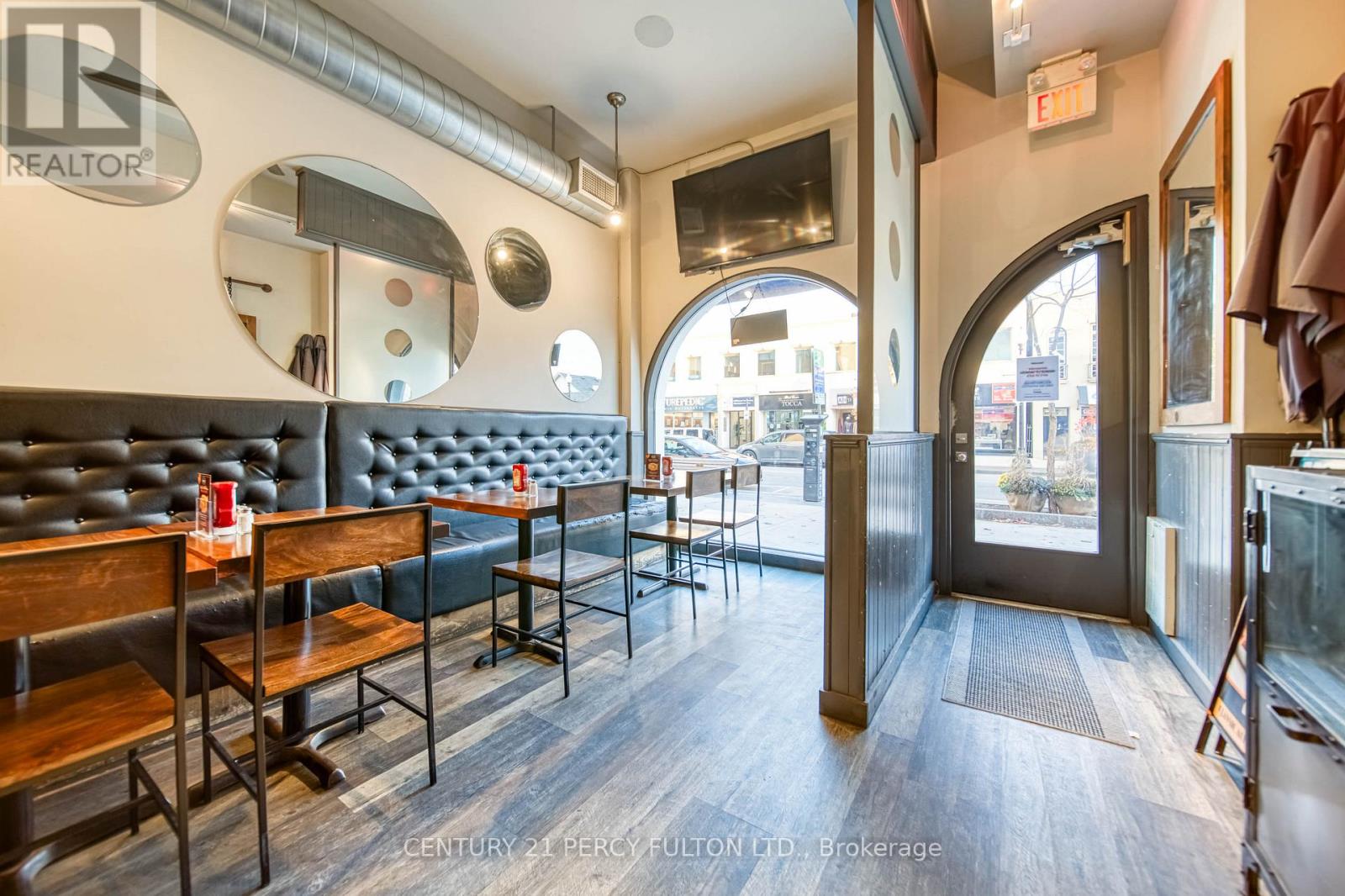 337 LAKESHORE RD E