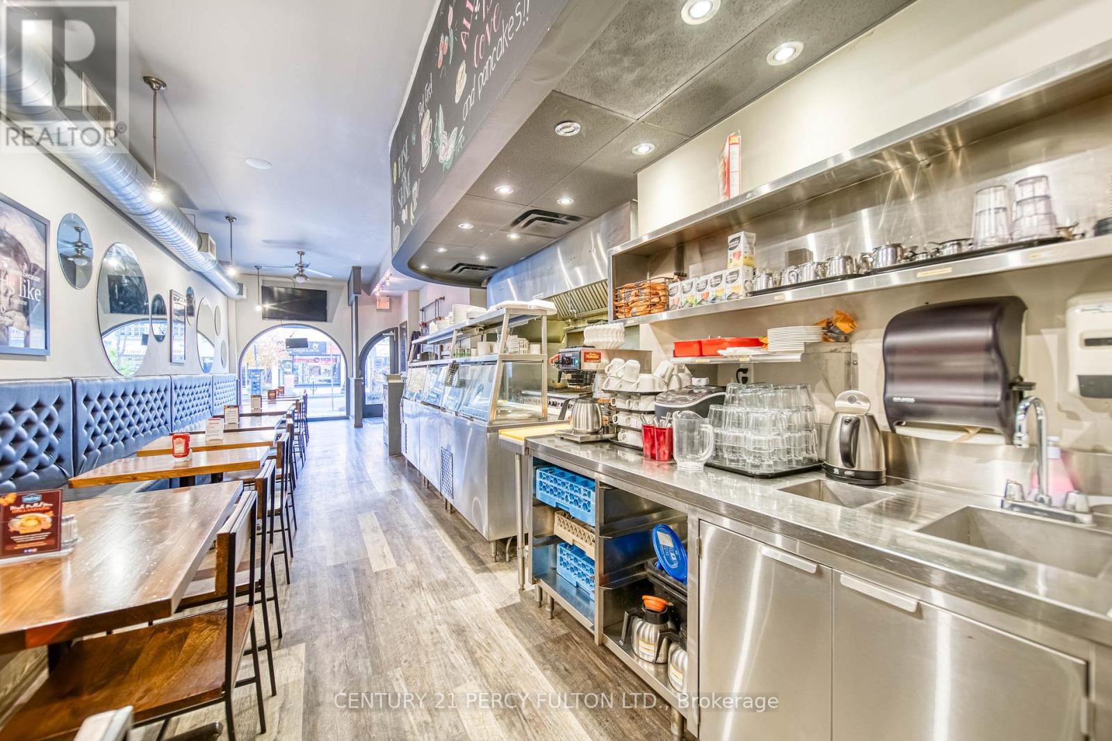 337 LAKESHORE RD E