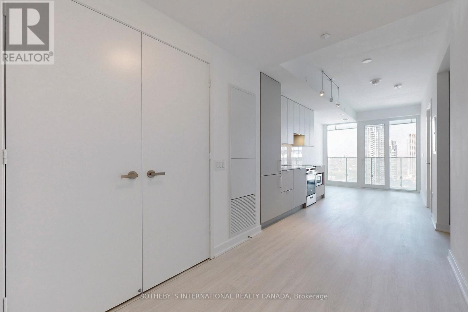 #1812 -3883 QUARTZ RD, #1812