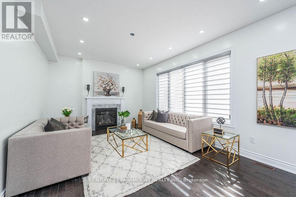 28 LOWELL CRES