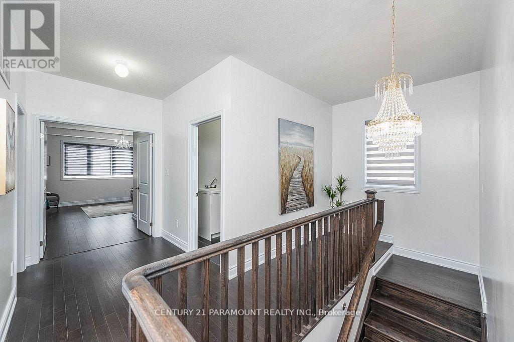 28 LOWELL CRES