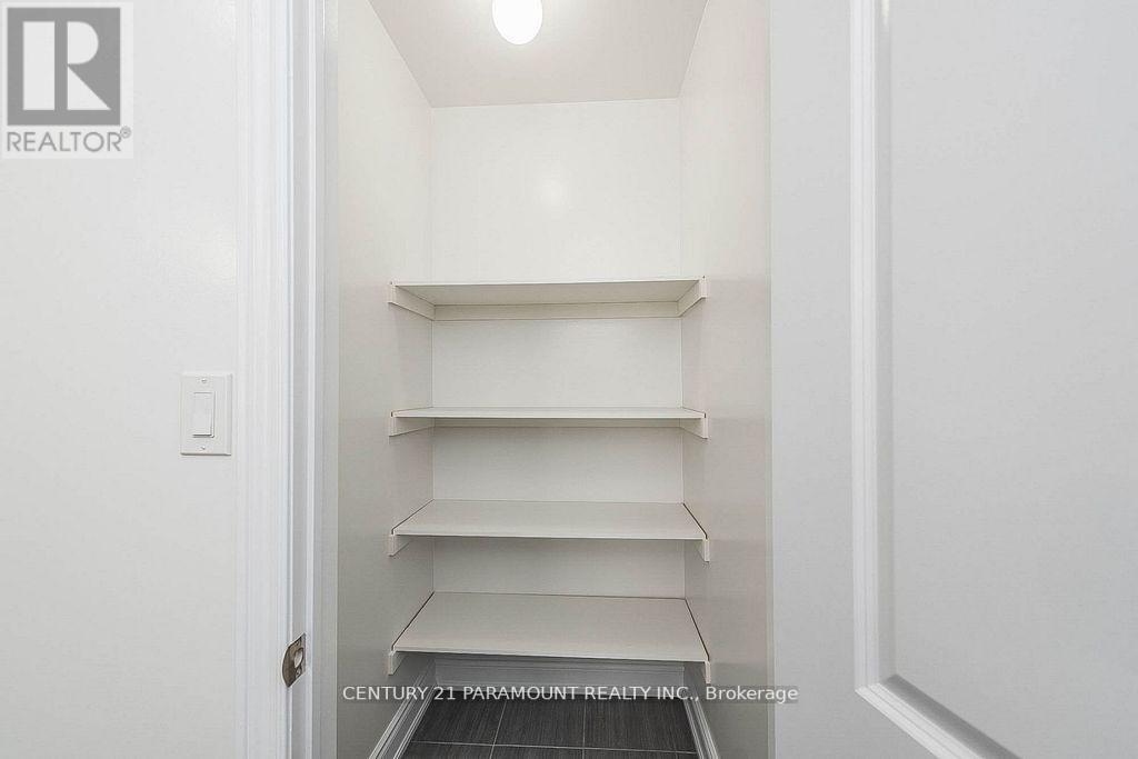 28 LOWELL CRES