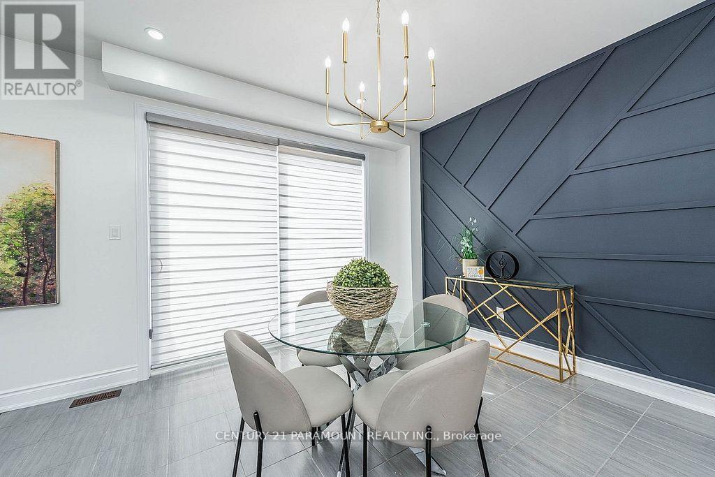 28 LOWELL CRES
