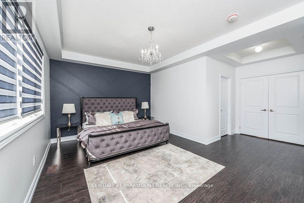 28 LOWELL CRES