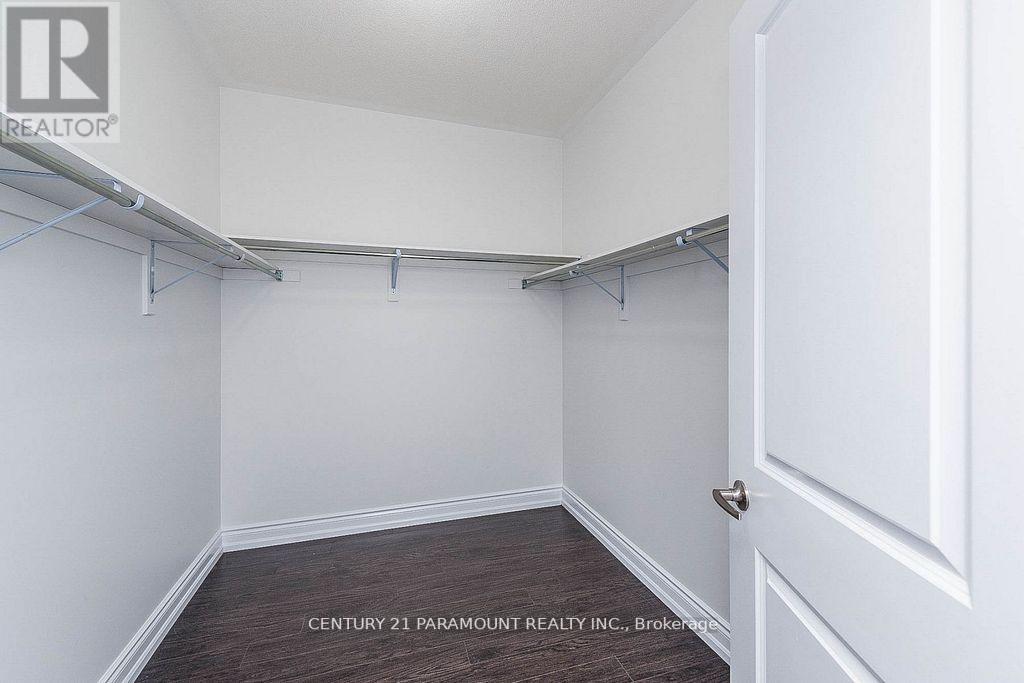 28 LOWELL CRES
