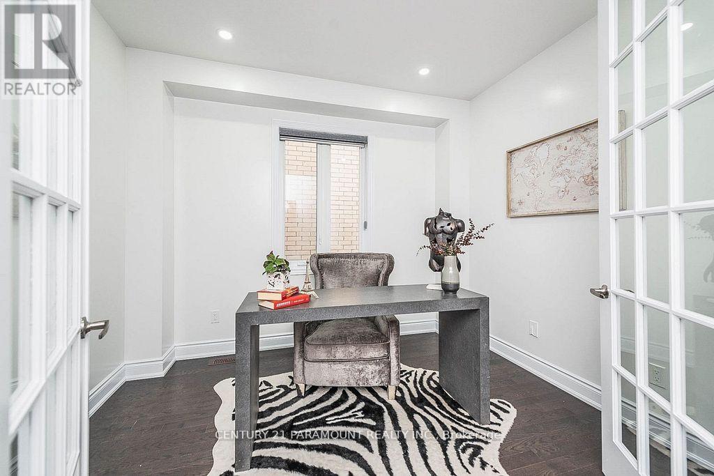 28 LOWELL CRES