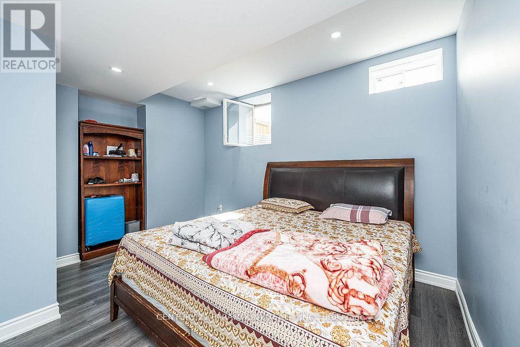 28 LOWELL CRES