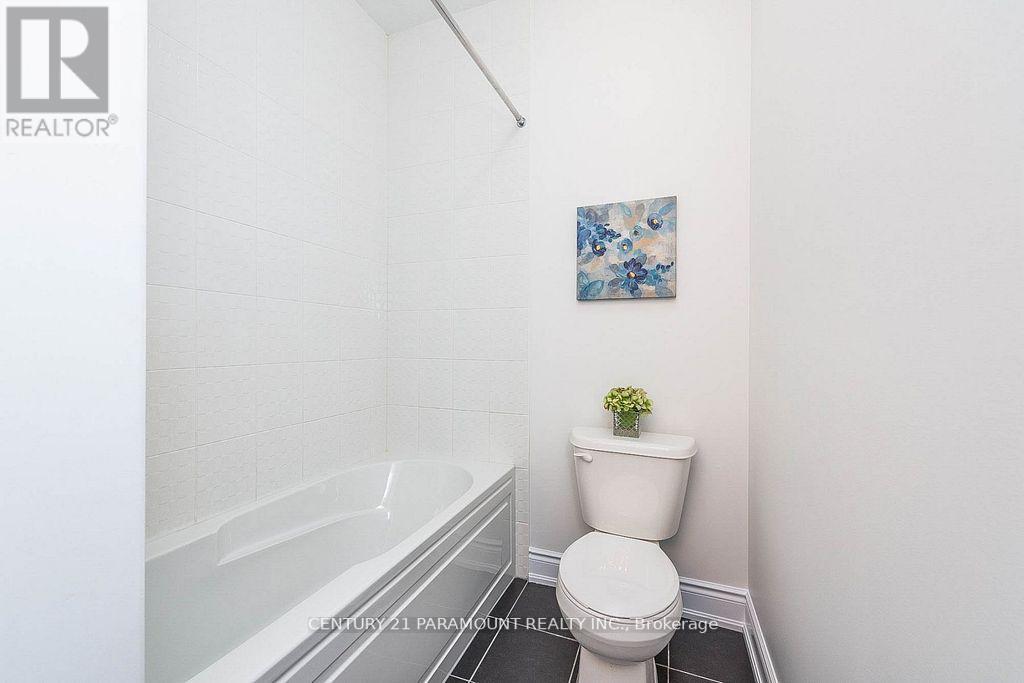 28 LOWELL CRES