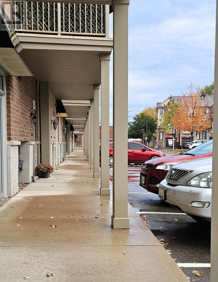 #6-1 -1401 PLAINS RD E, #6-1