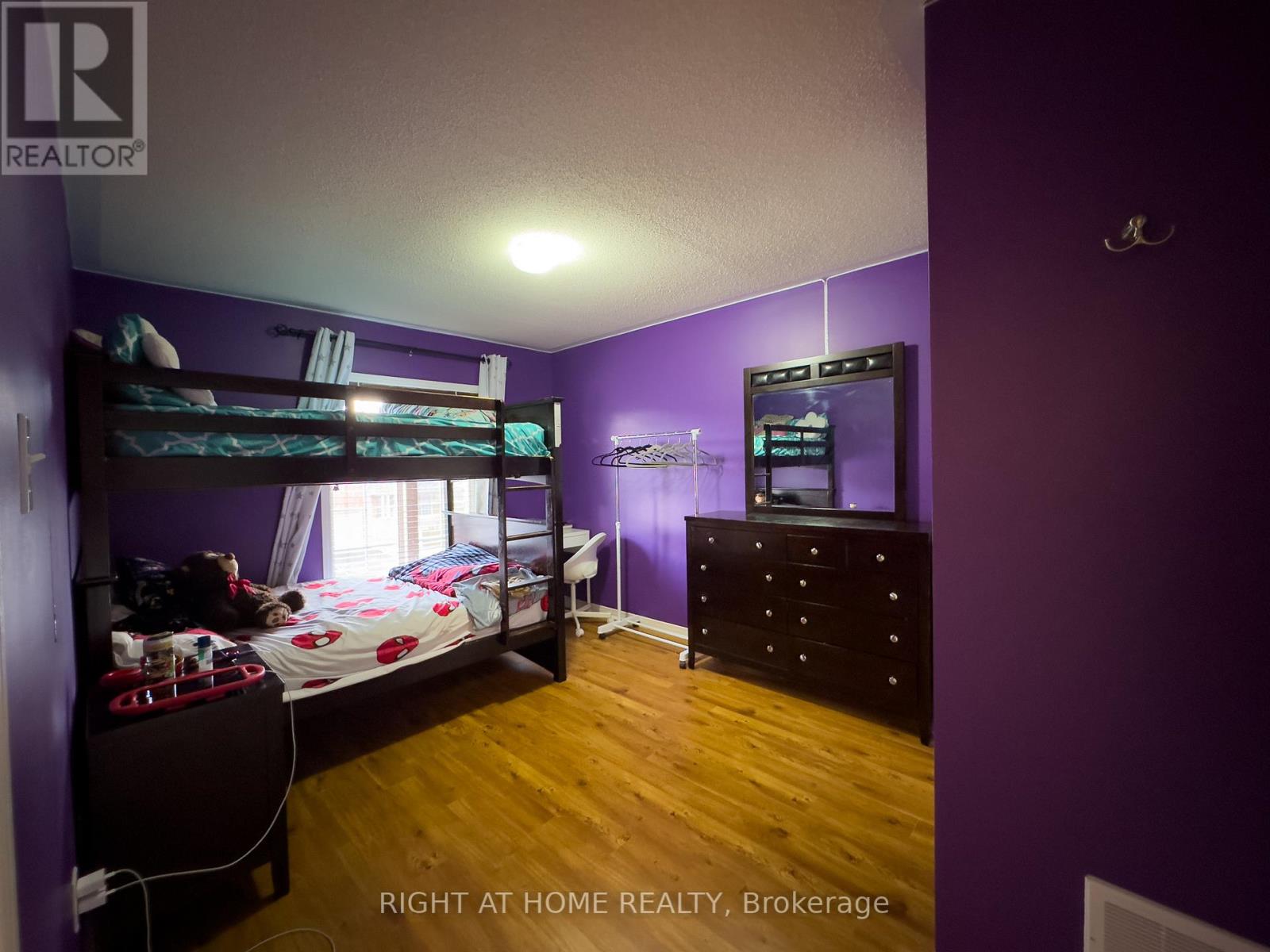 #6 -30 PAULINE CRES, #6