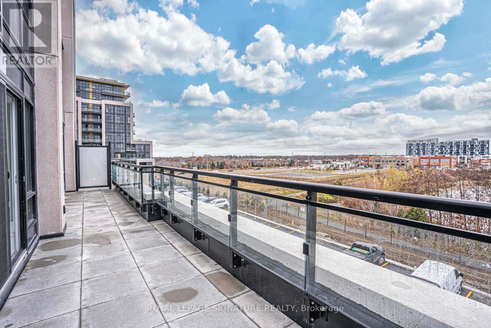 #310 -405 DUNDAS ST W, #310