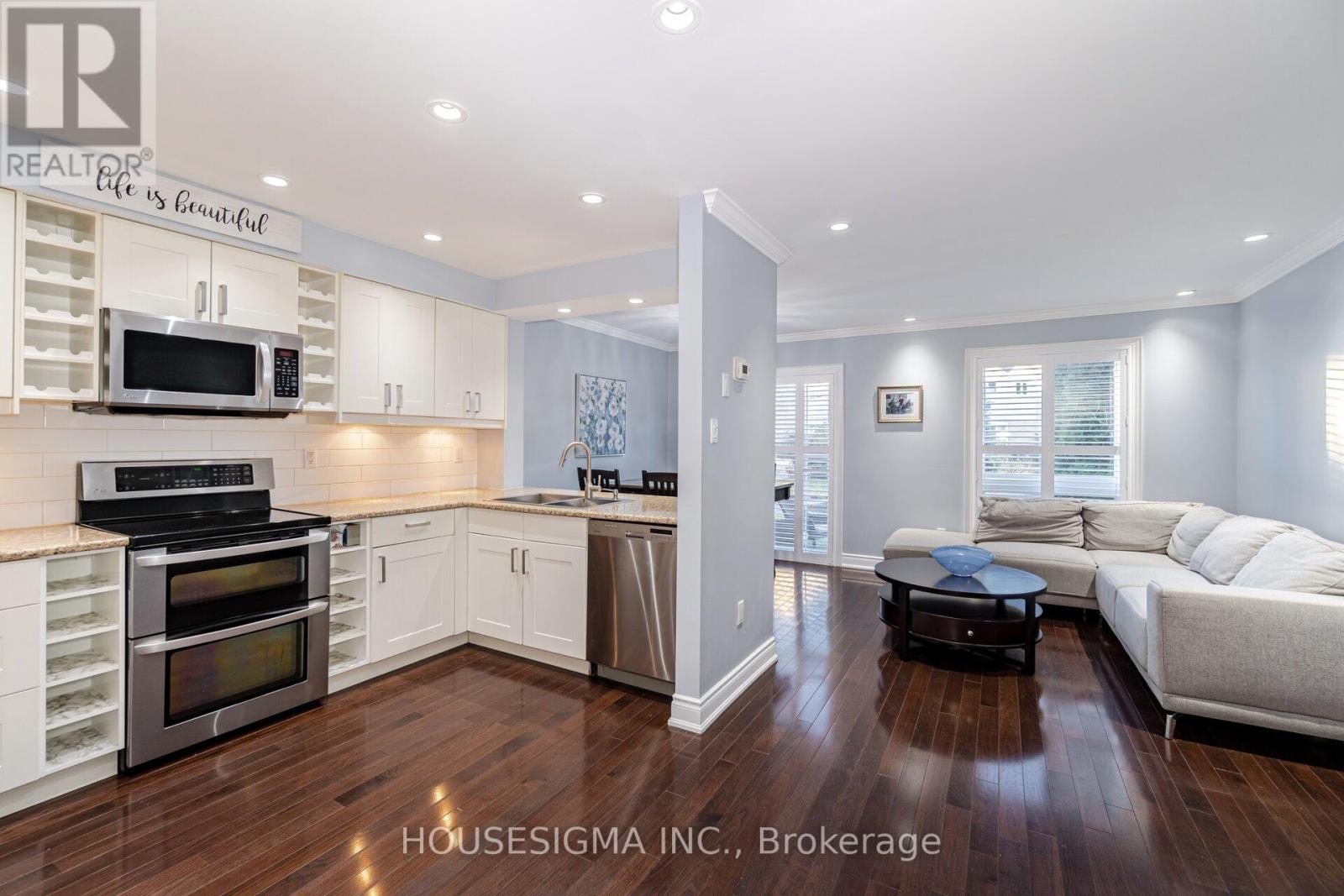 #125 -5910 GREENSBORO DR
