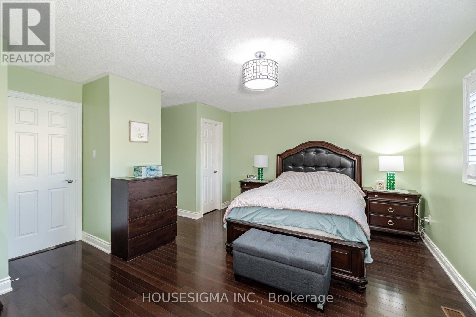 #125 -5910 GREENSBORO DR