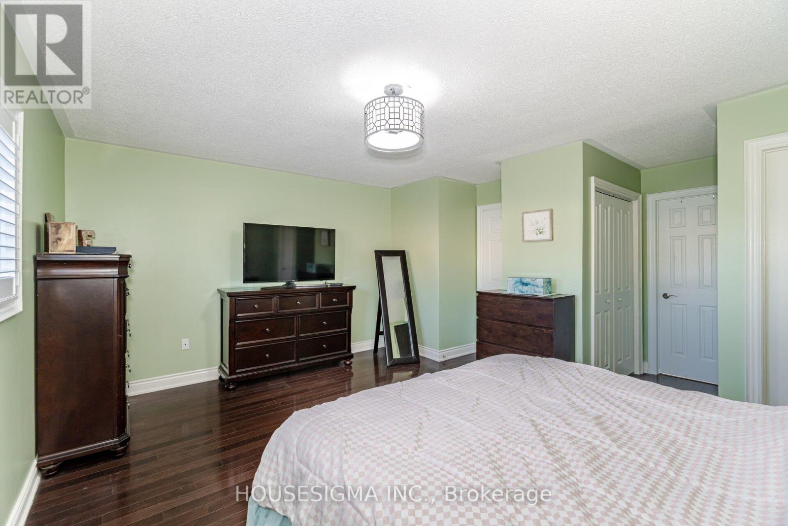 #125 -5910 GREENSBORO DR