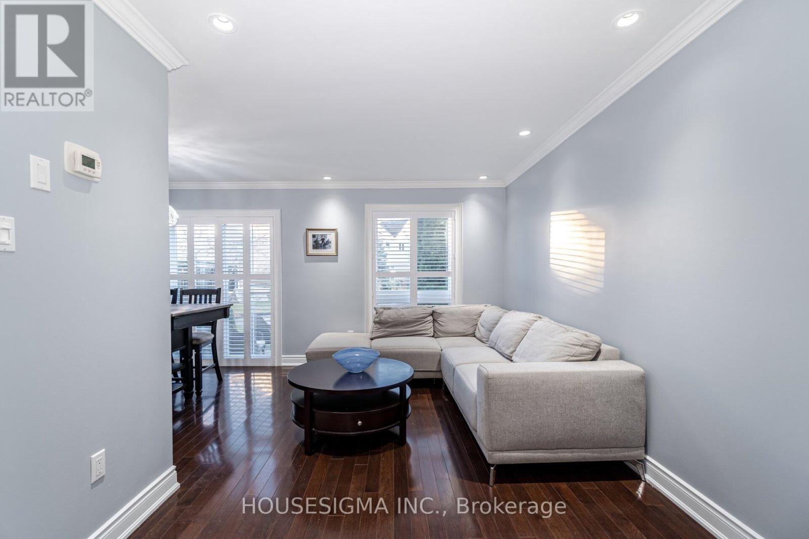 #125 -5910 GREENSBORO DR
