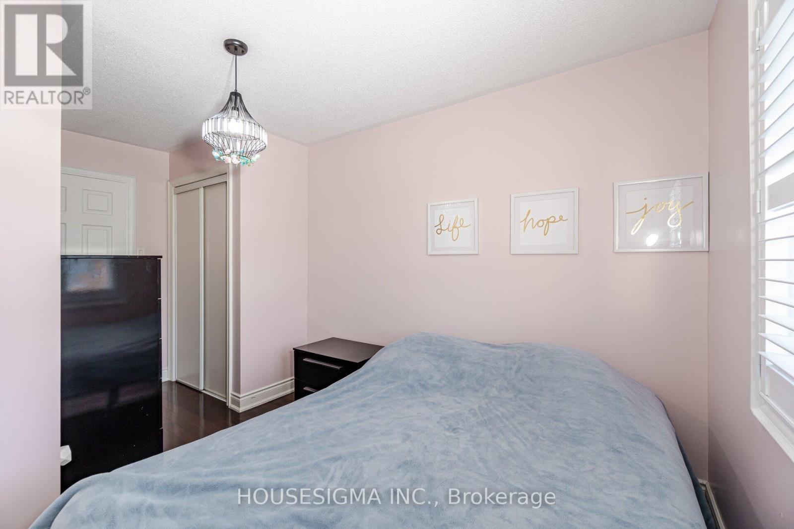 #125 -5910 GREENSBORO DR