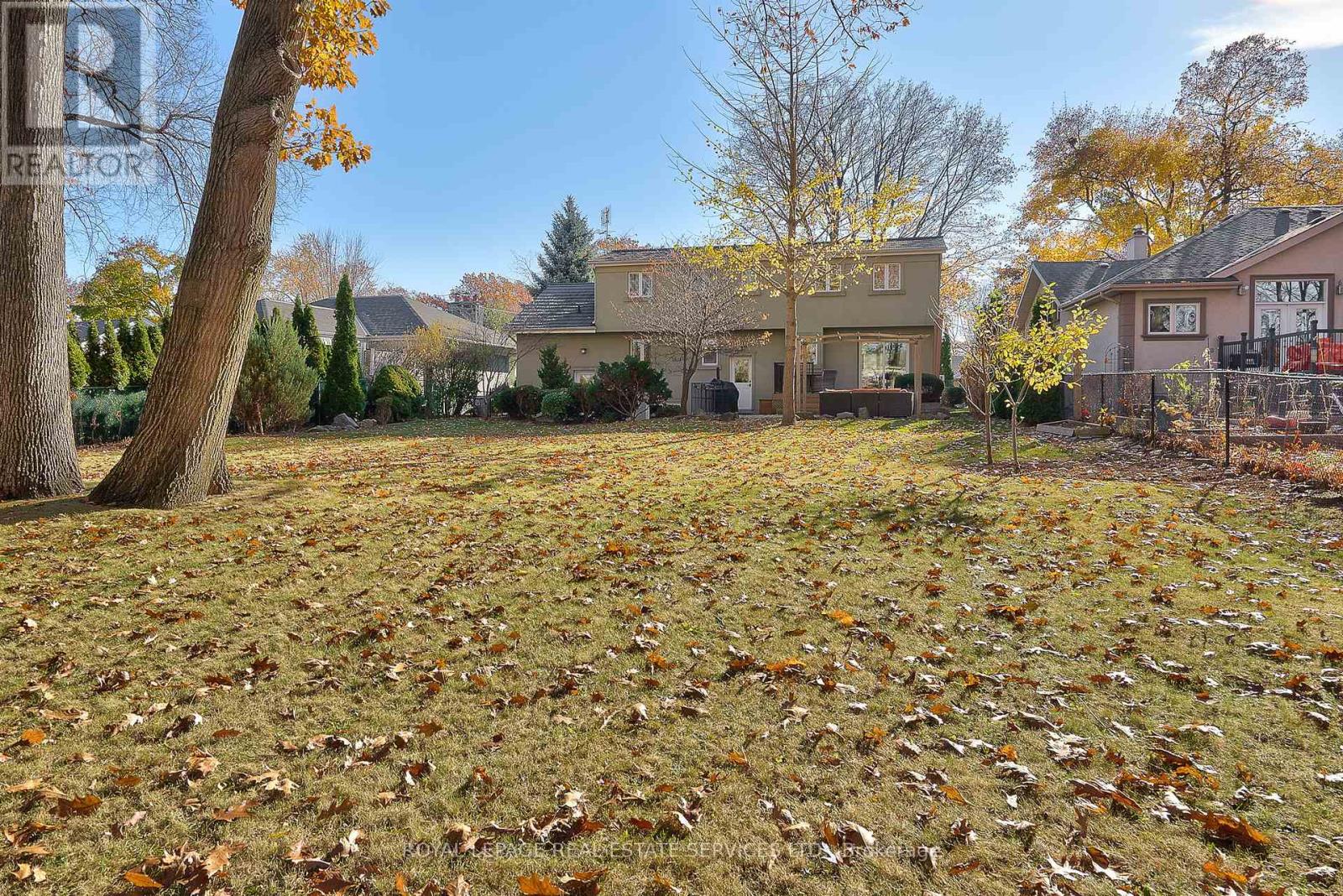 389 RIVER SIDE DR