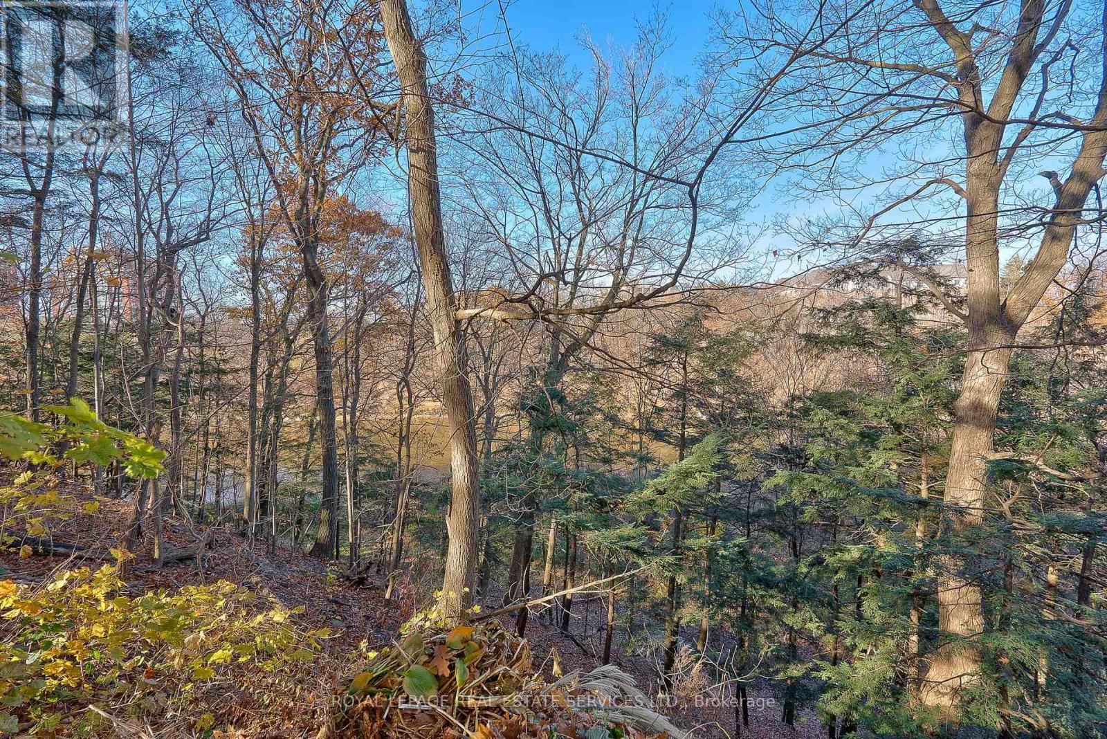 389 RIVER SIDE DR