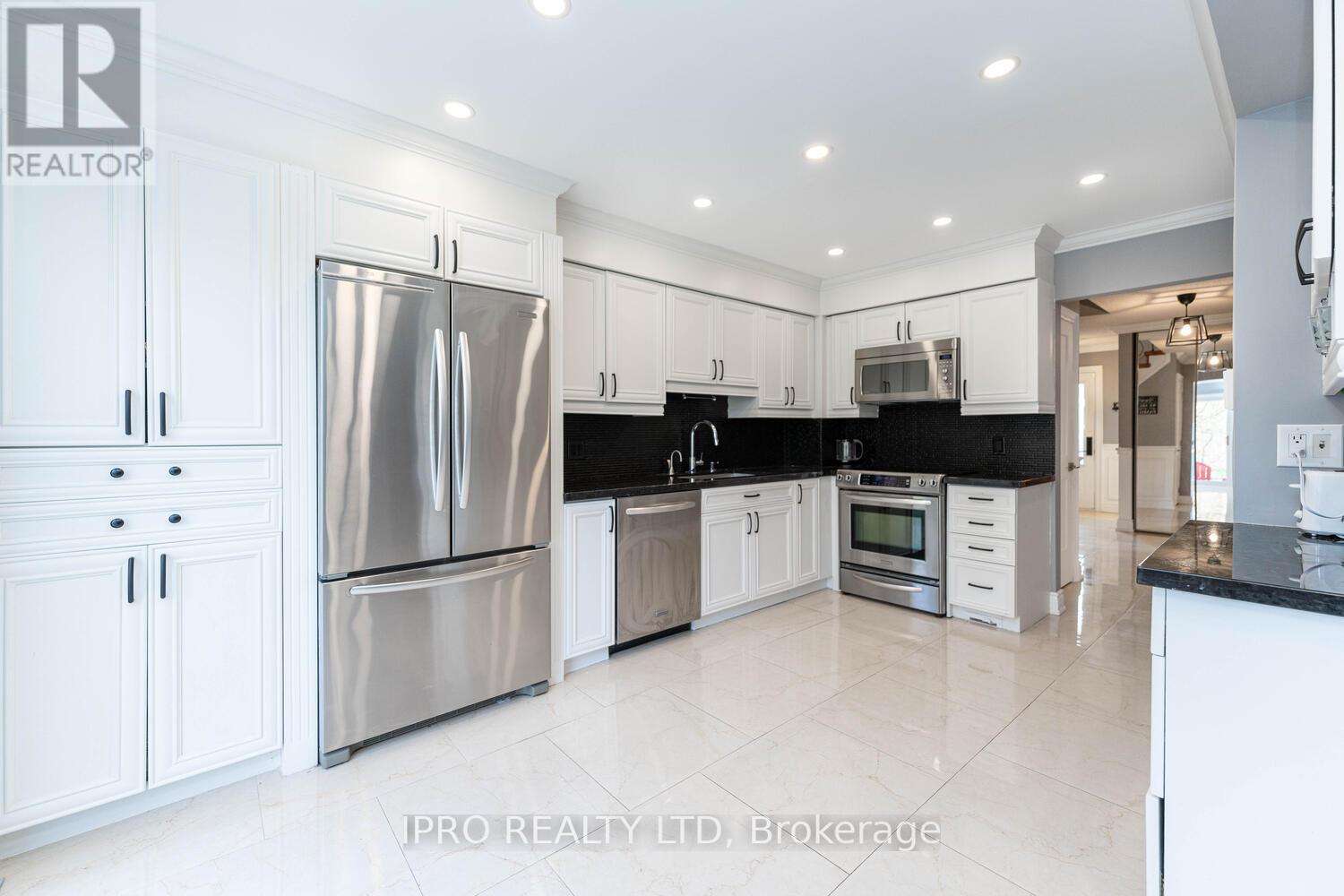 213 BUFFORD DR