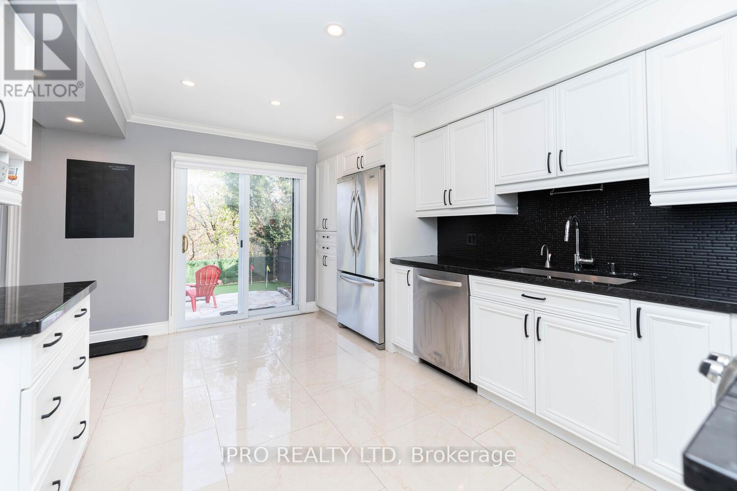213 BUFFORD DR
