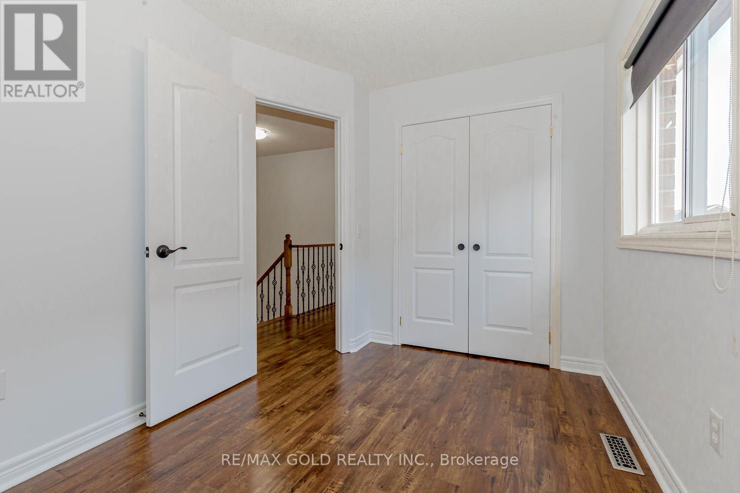 920 LEDBURY CRES
