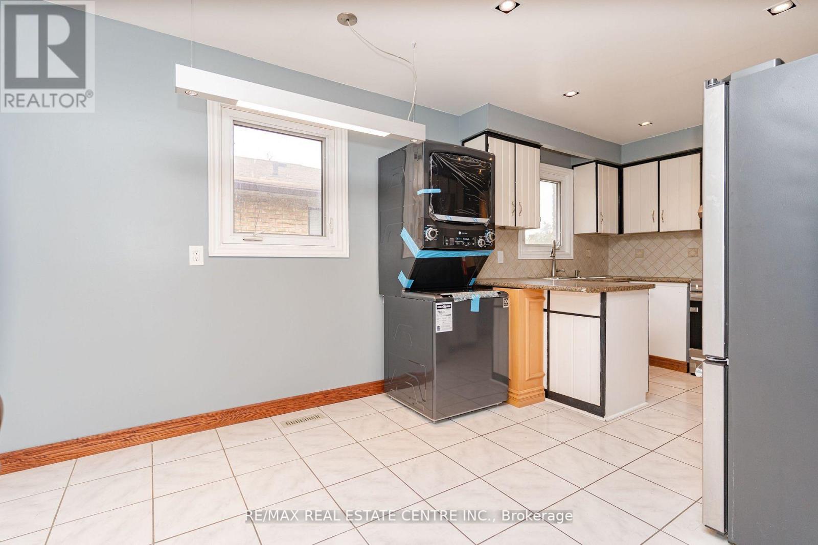 60 FALLWAY RD
