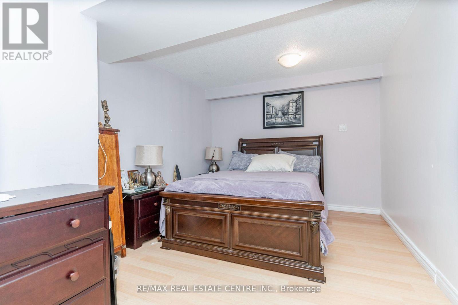 60 FALLWAY RD