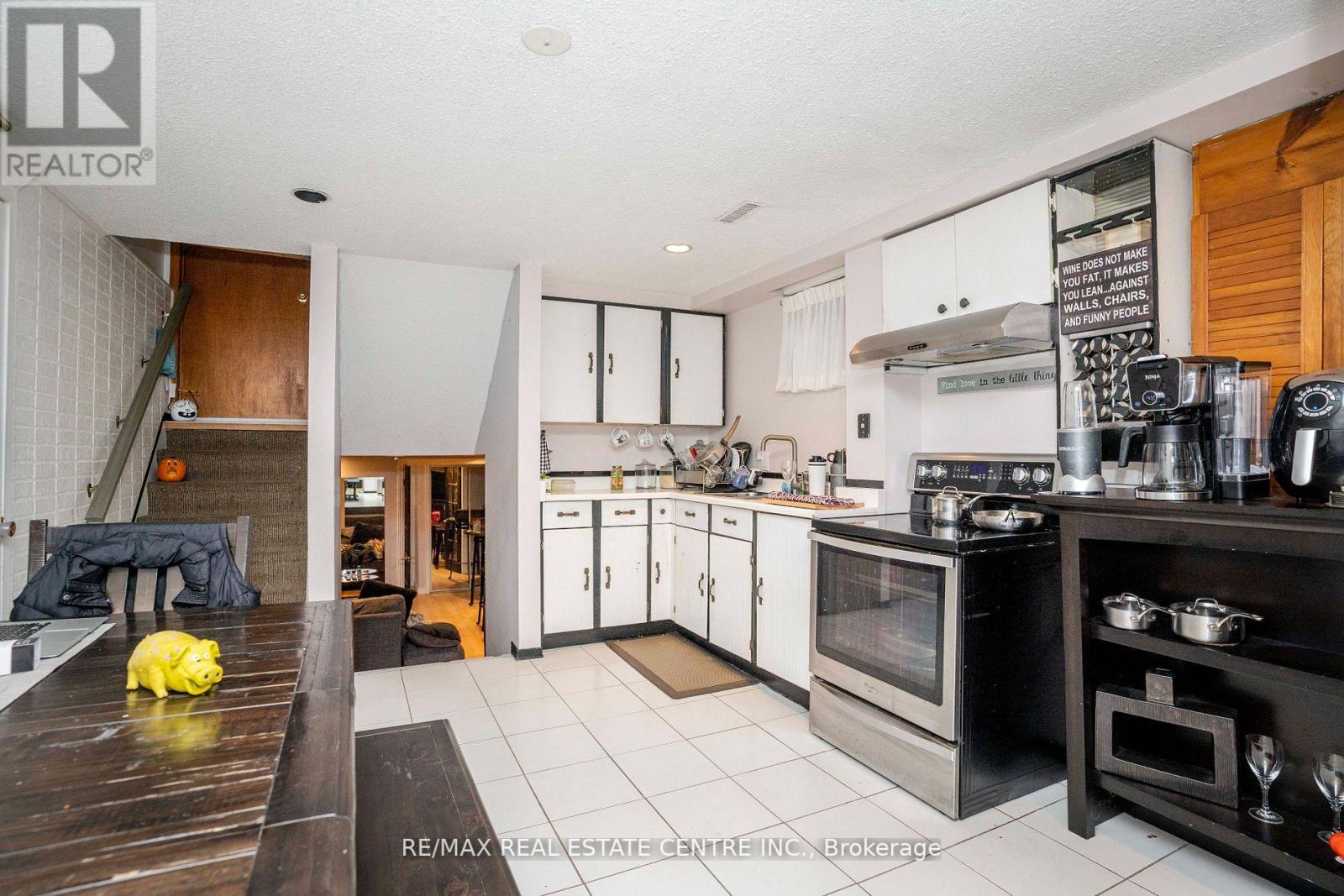 60 FALLWAY RD