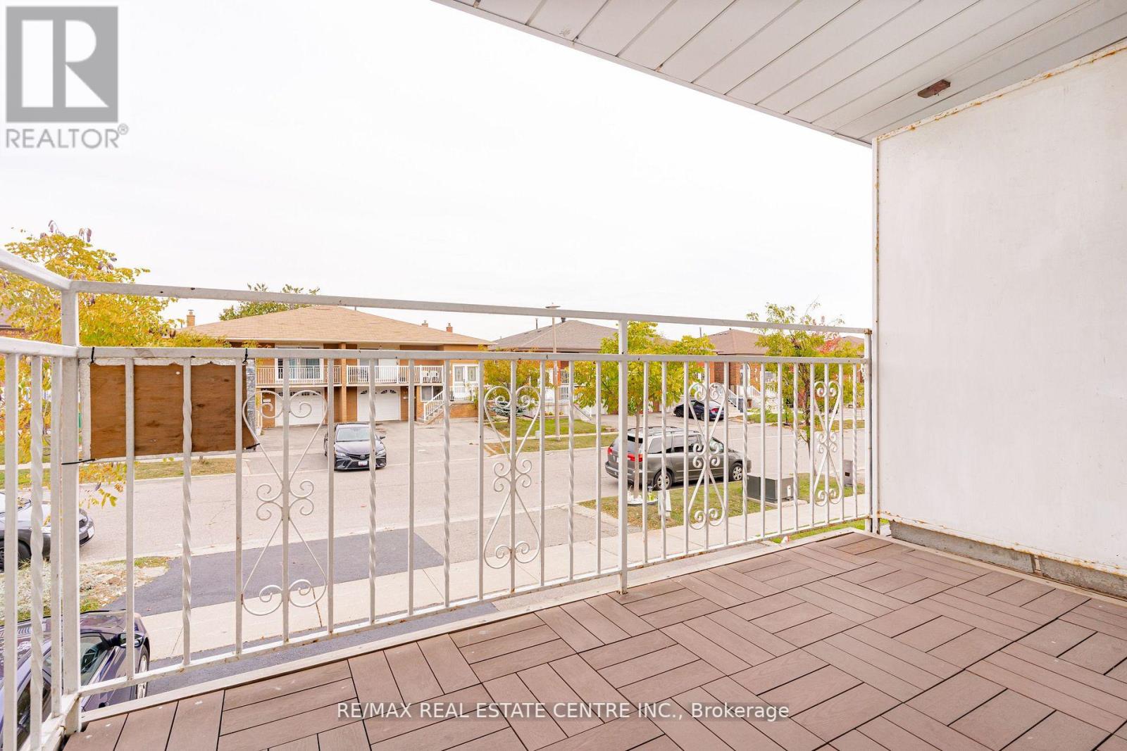 60 FALLWAY RD