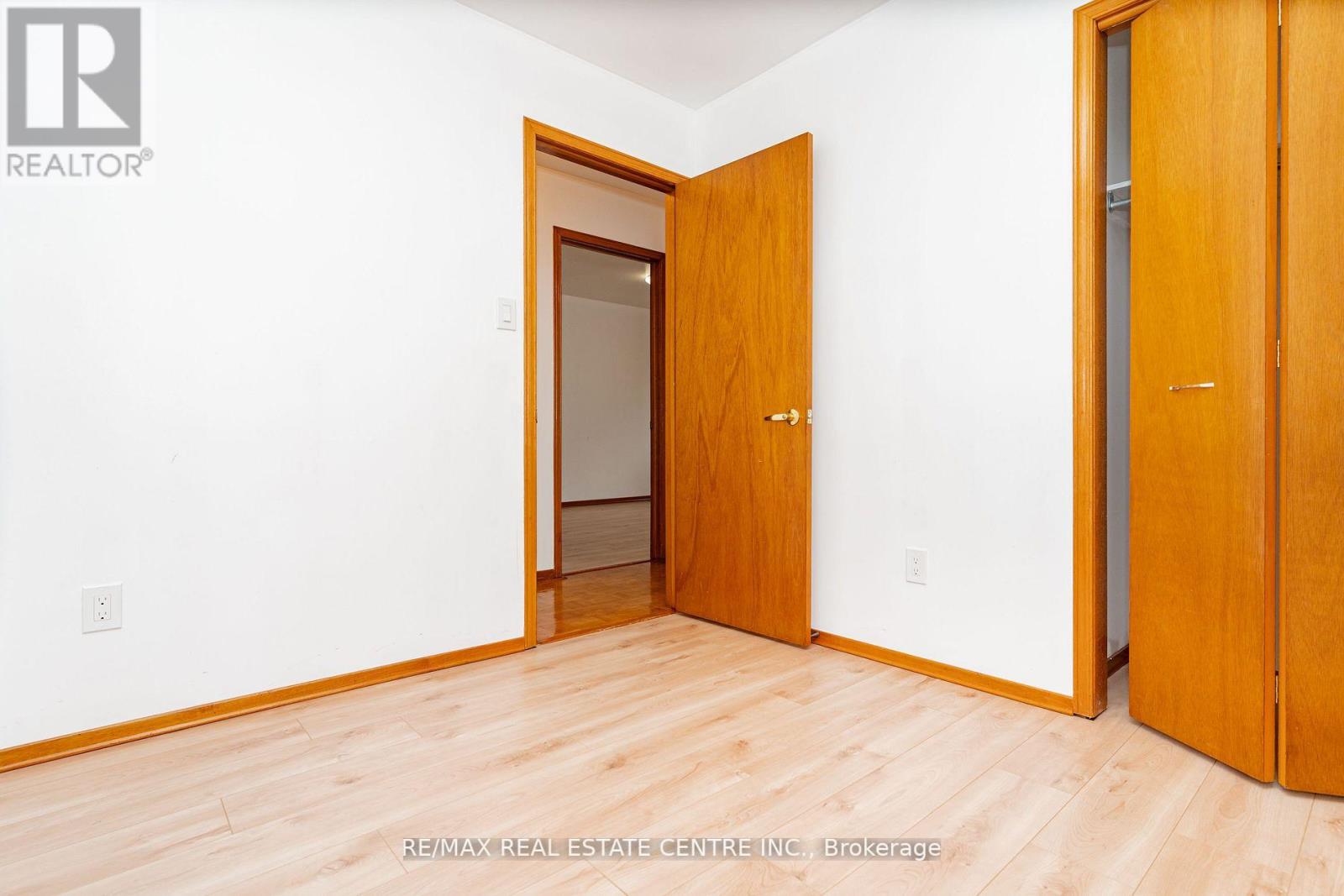60 FALLWAY RD