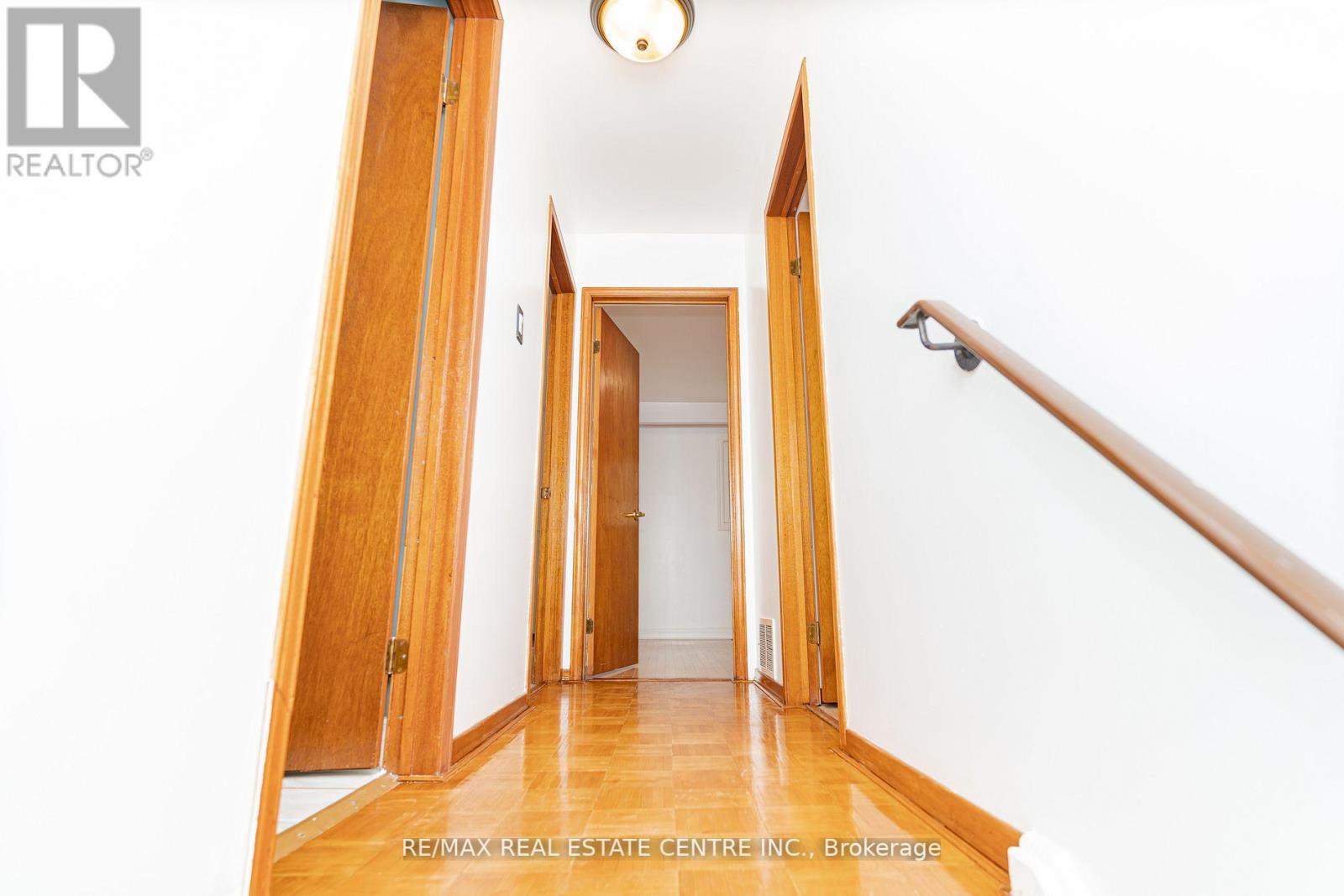 60 FALLWAY RD