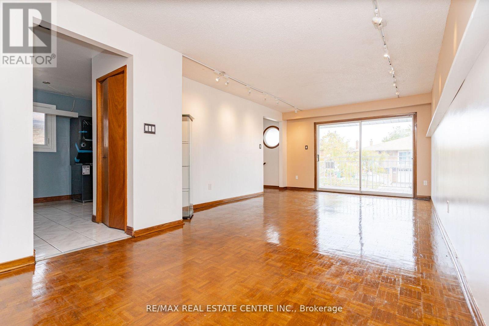 60 FALLWAY RD