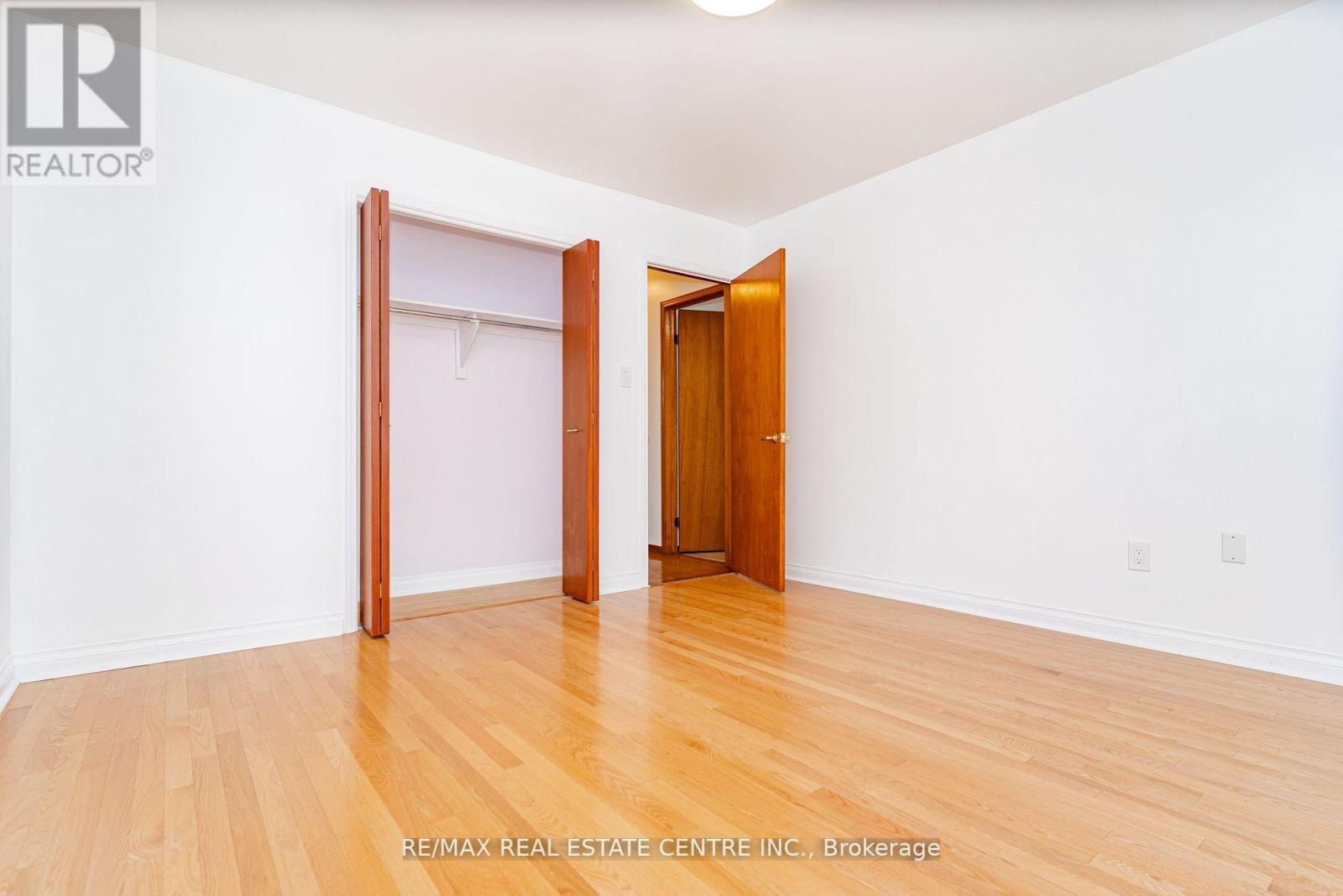 60 FALLWAY RD