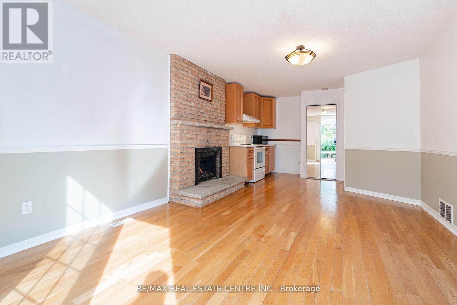 60 FALLWAY RD