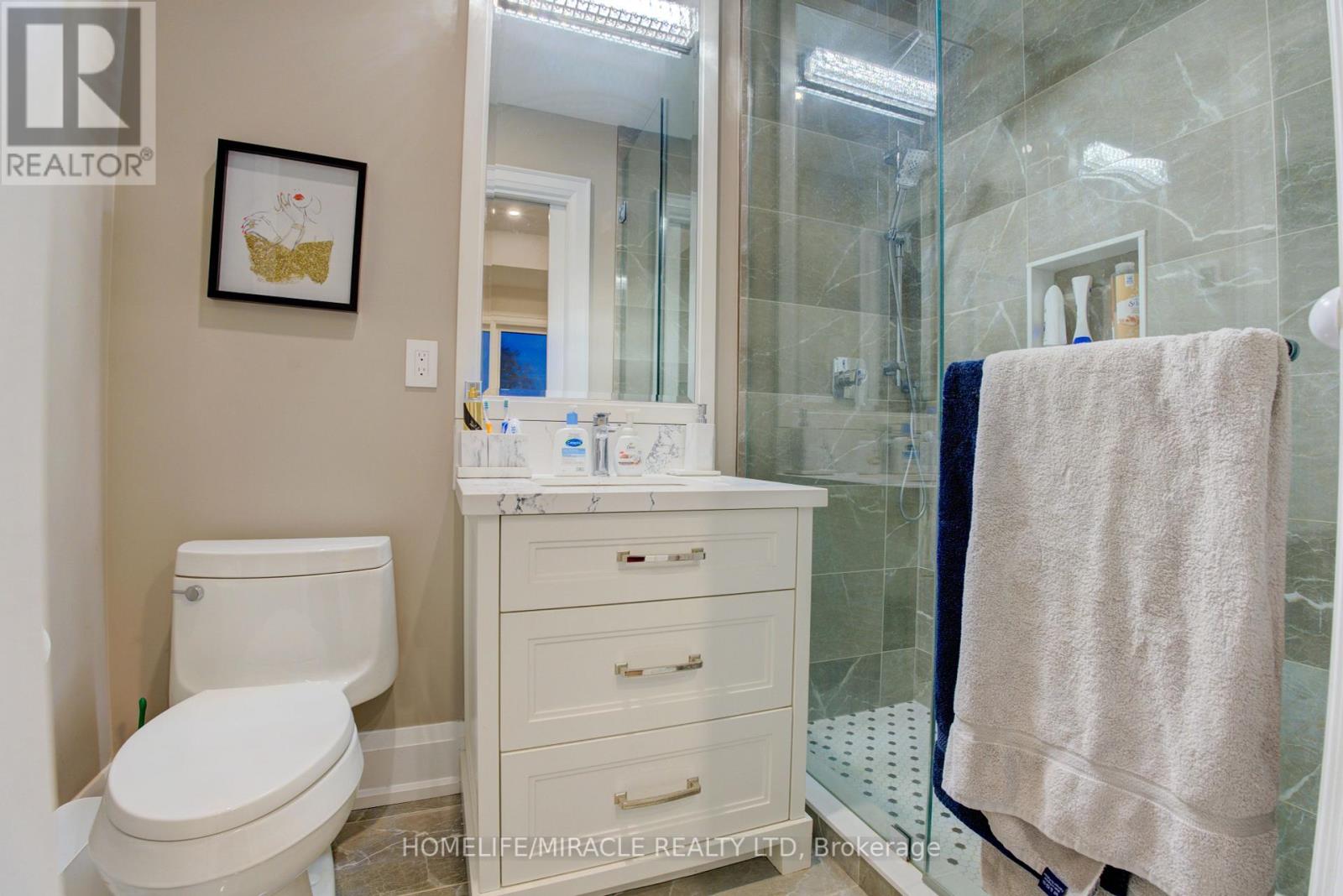 297 SAVOY CRES