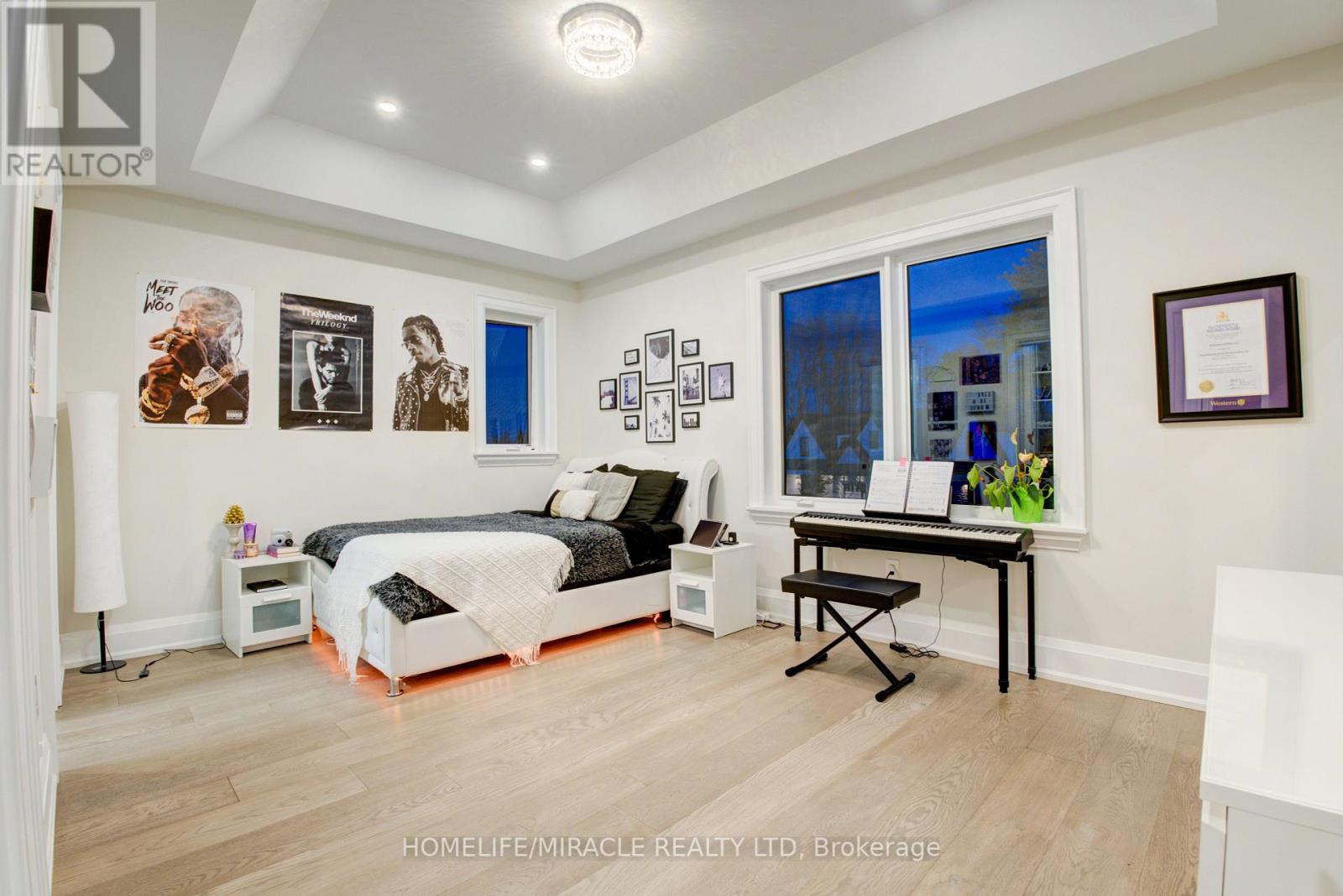297 SAVOY CRES