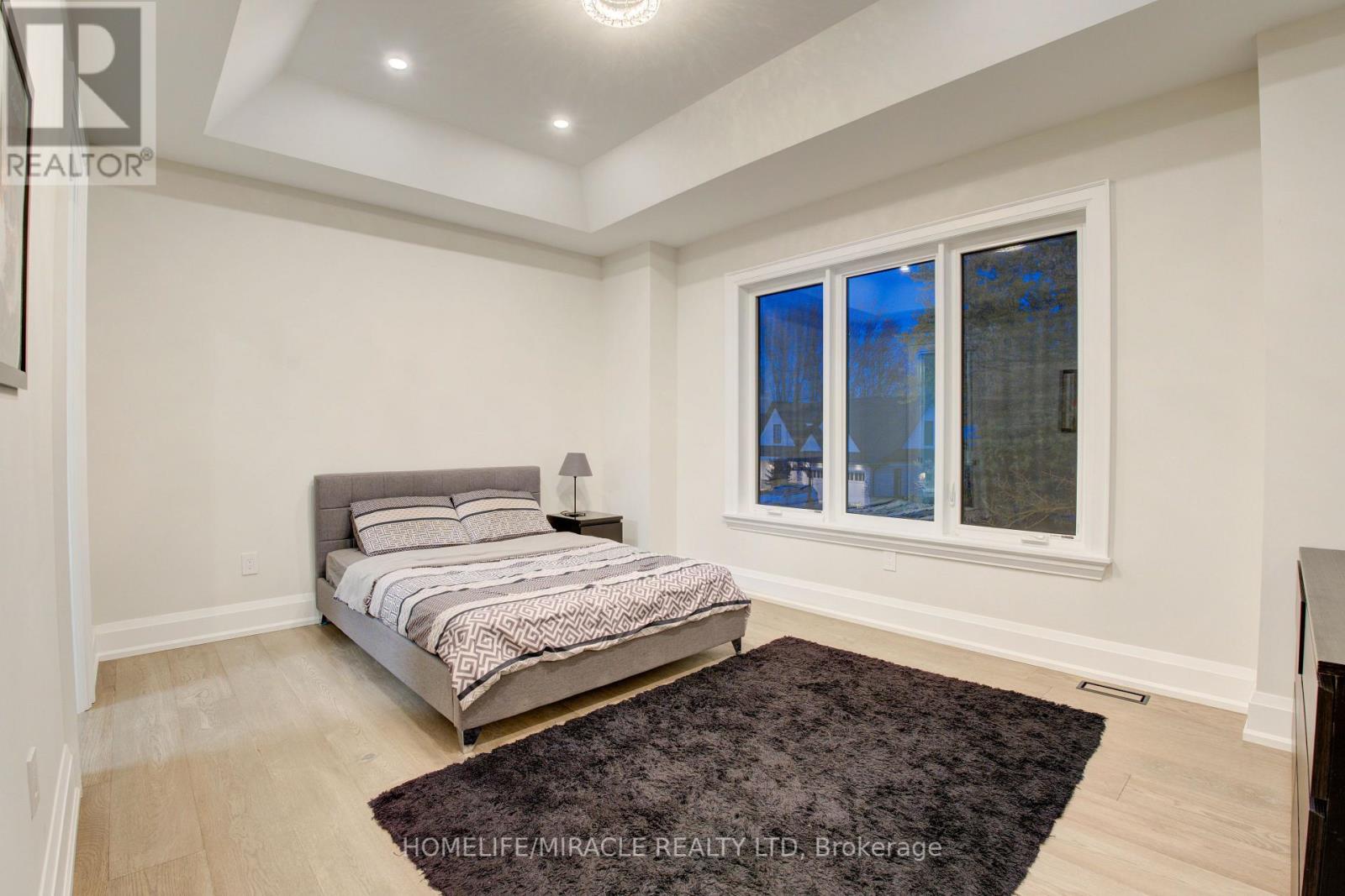 297 SAVOY CRES