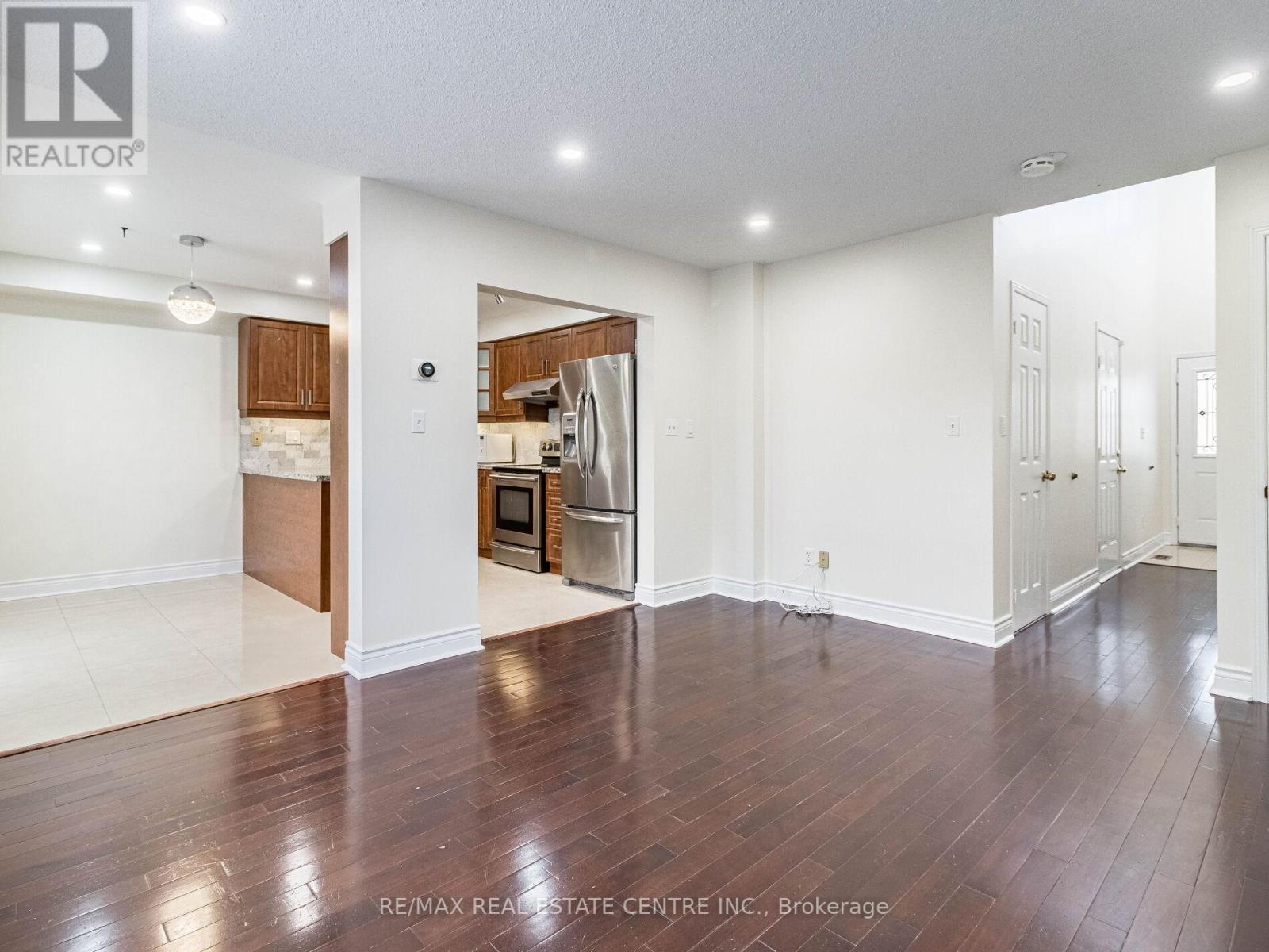 2165 WHITE DOVE CIRC