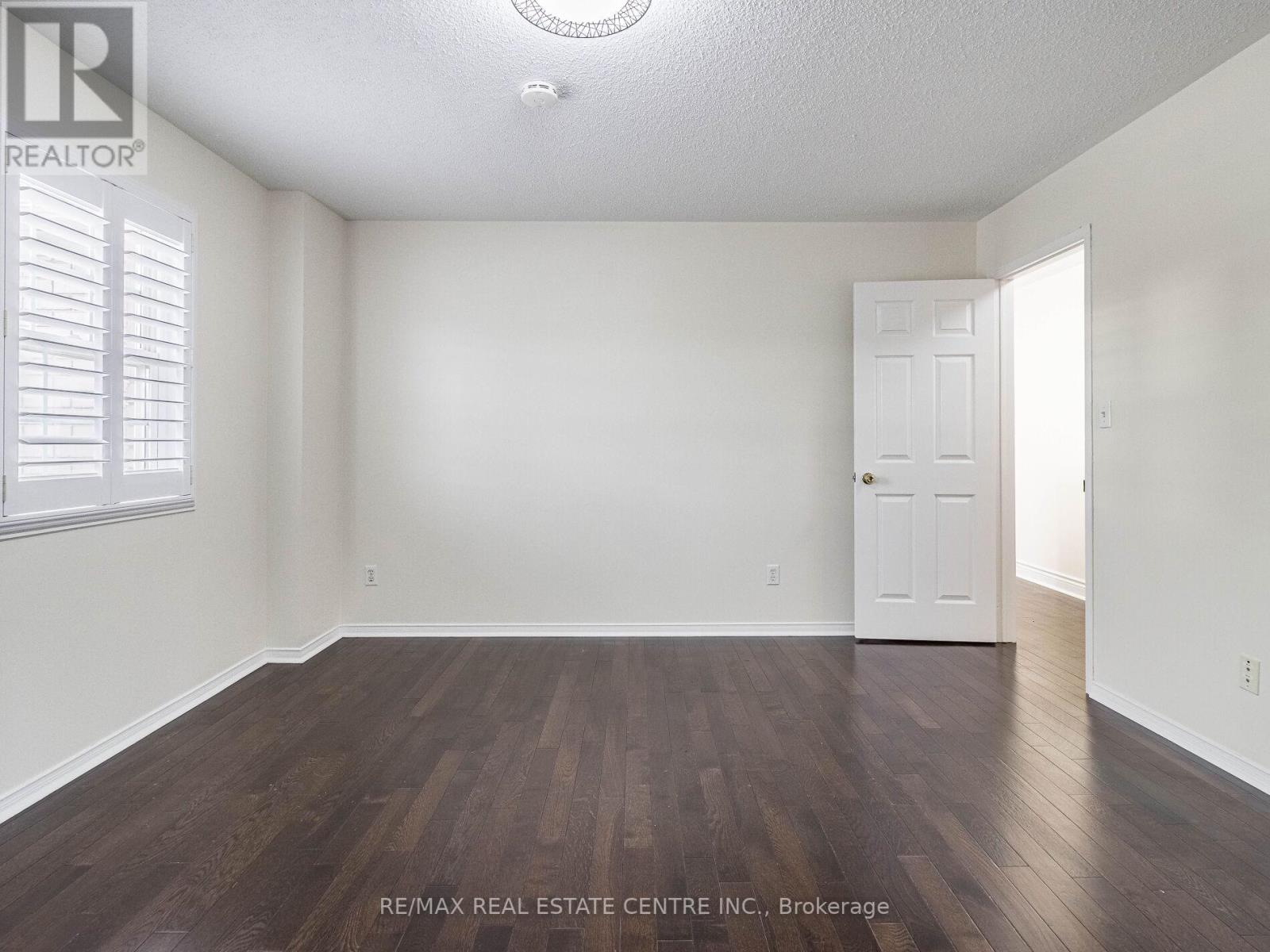 2165 WHITE DOVE CIRC