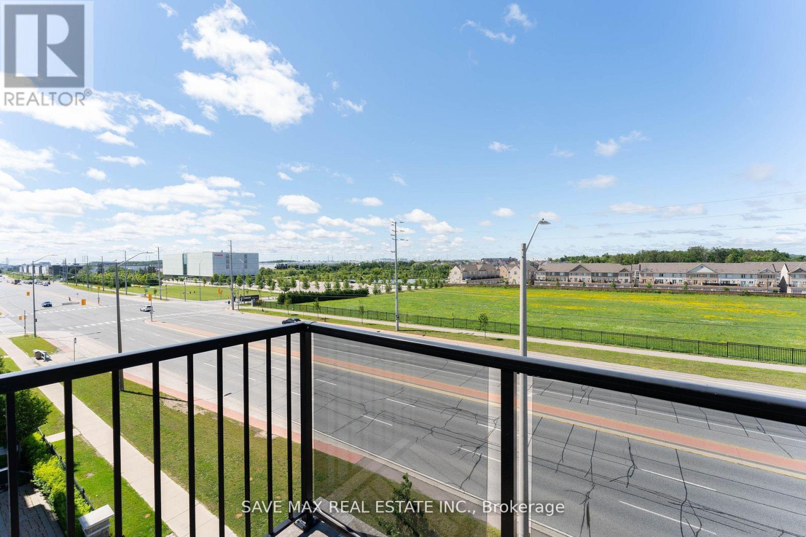 #404 -54 SKY HARBOUR DR, #404