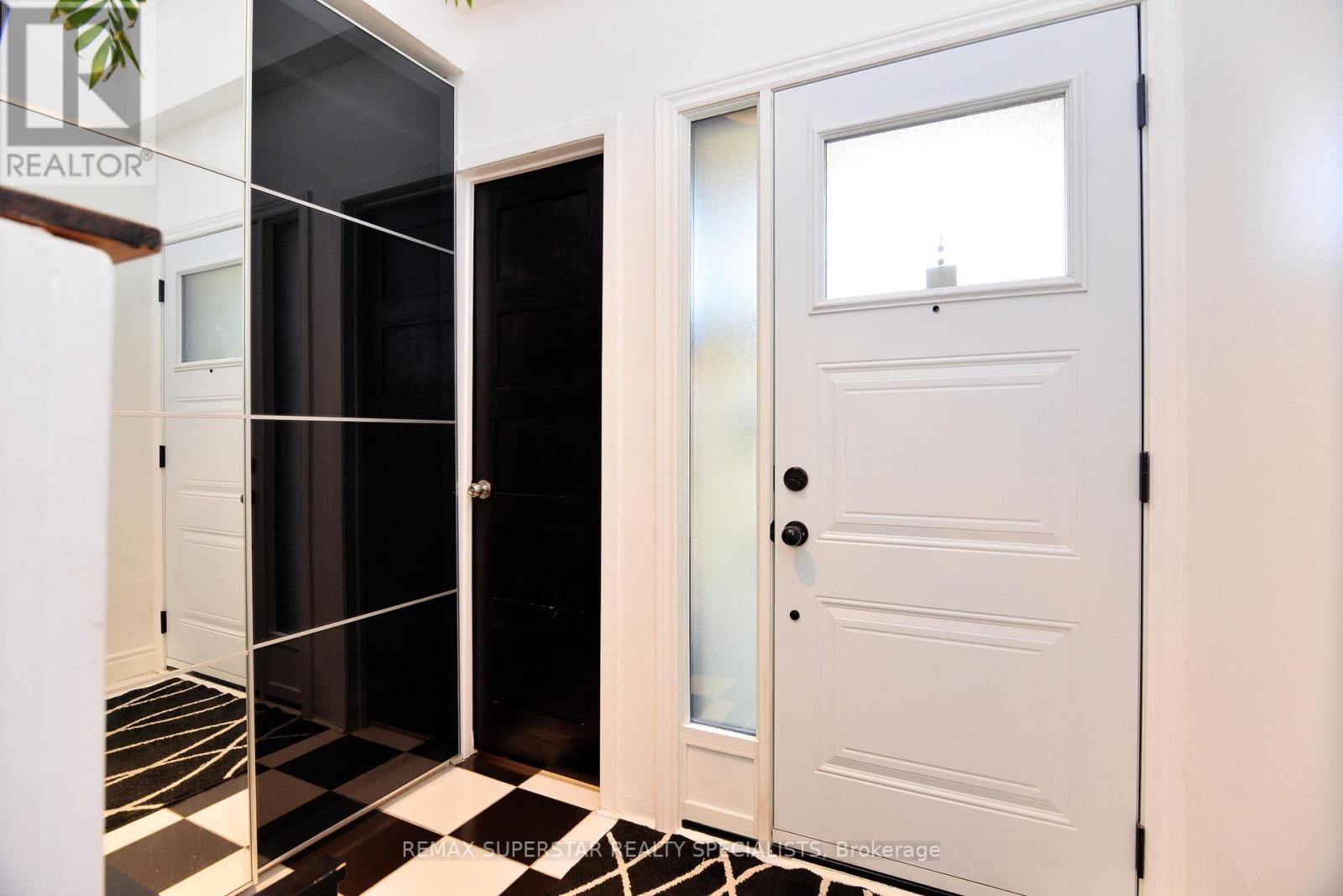 #1 -1020 CEDARGLEN GATE, #1