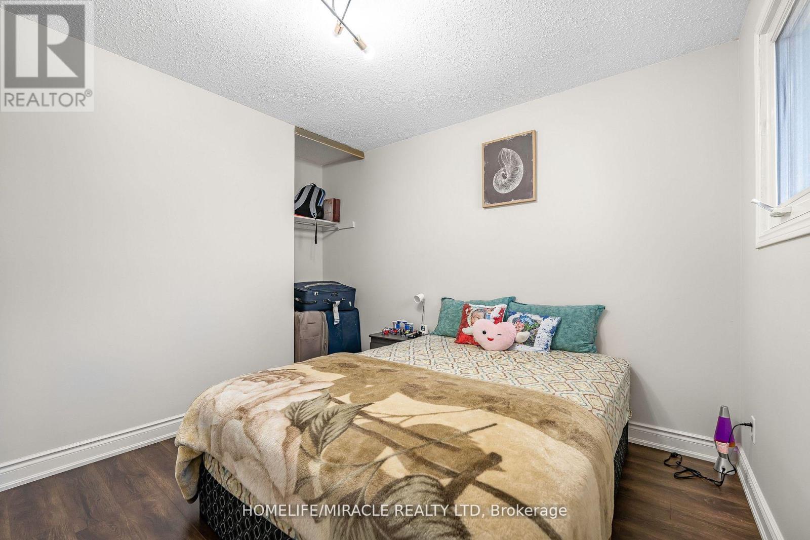 229 VODDEN ST W
