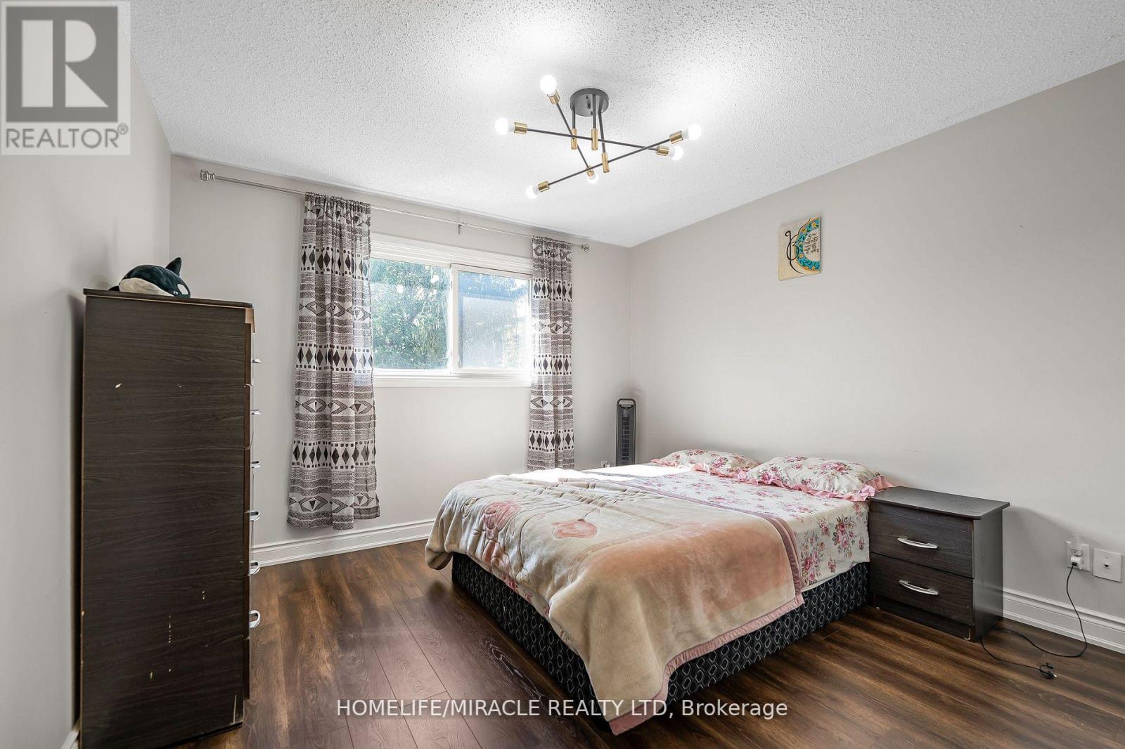 229 VODDEN ST W