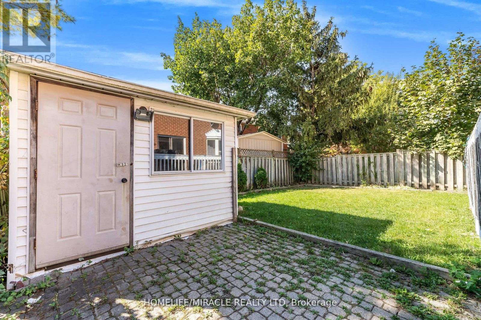 229 VODDEN ST W