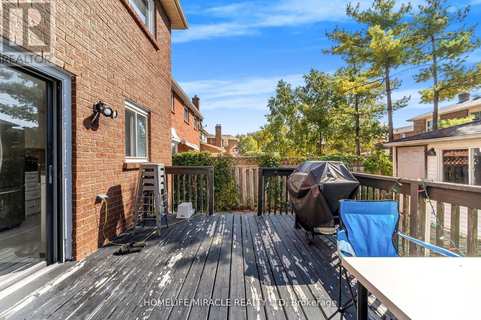229 VODDEN ST W